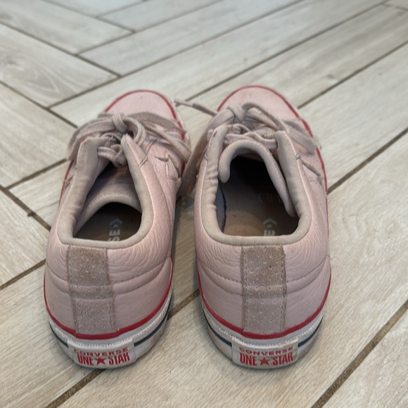 Women’s size 8 leather converse - Picture 4 of 4